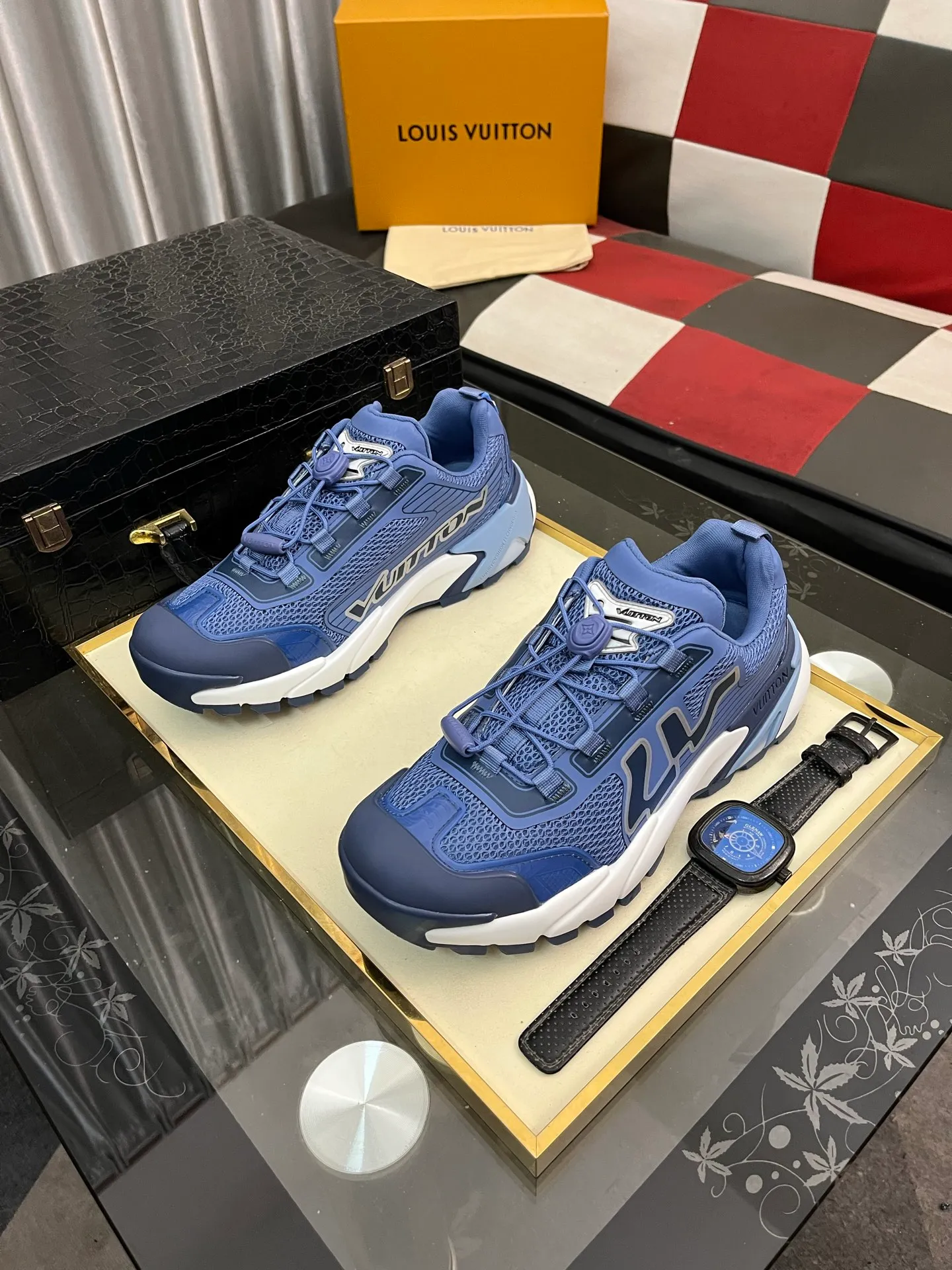 Men's shoes 💰780⌚️⌚️Top version [LOUIS VUITTON] Couple 🧑‍🤝‍🧑 Craftsman style Counter series (original order) New style 🍀LV Louis Vuitton - Top version LV classic high-top trendy shoes! Made of imported original craft calfskin, original breathable lining, and original wear-resistant, lightweight, high-end TPU outsole! High quality products! Code number: 36-457️⃣Colors available